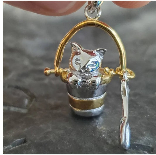 Cat pendant bucket and pail beach kitty